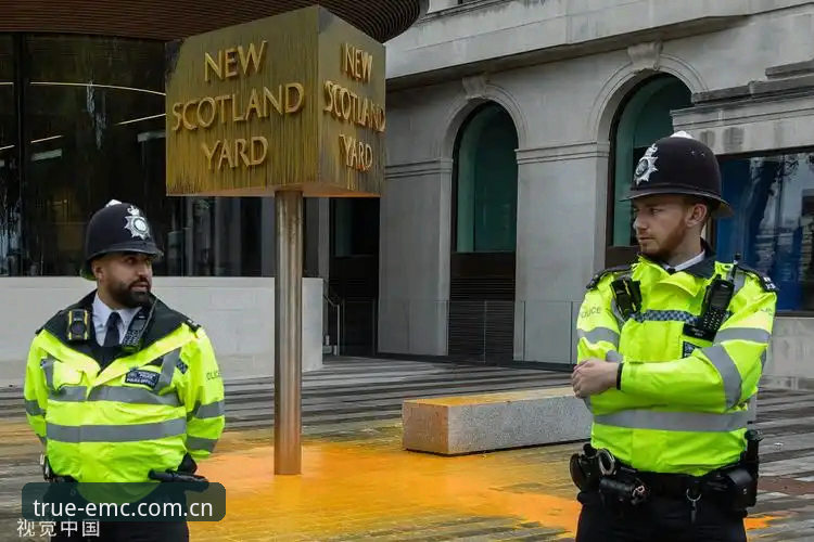 揭秘世界杯安保背后的秘密：英国警员为何“缩水”至三人？